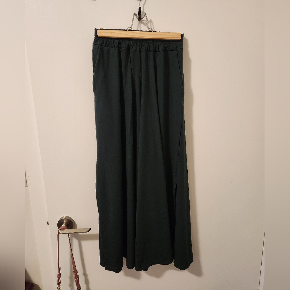 Forest Rai Crop Free Label pants